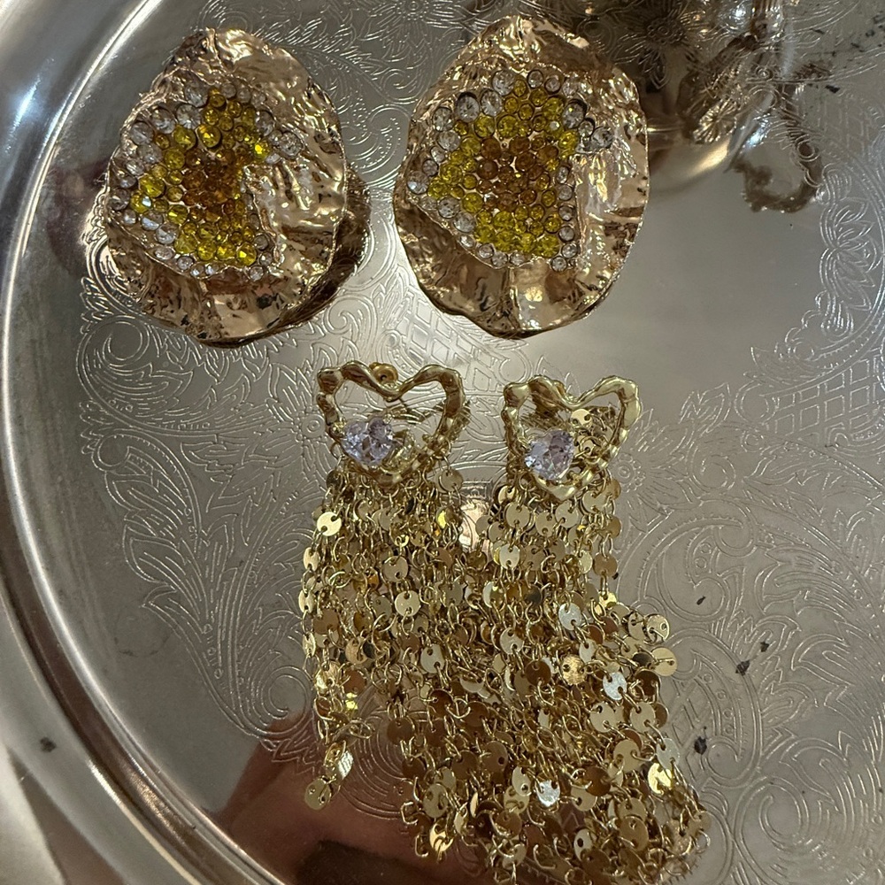 Gold earrings /Heart ❤️/ tassel earrings / rhinestone/Statement Earrings